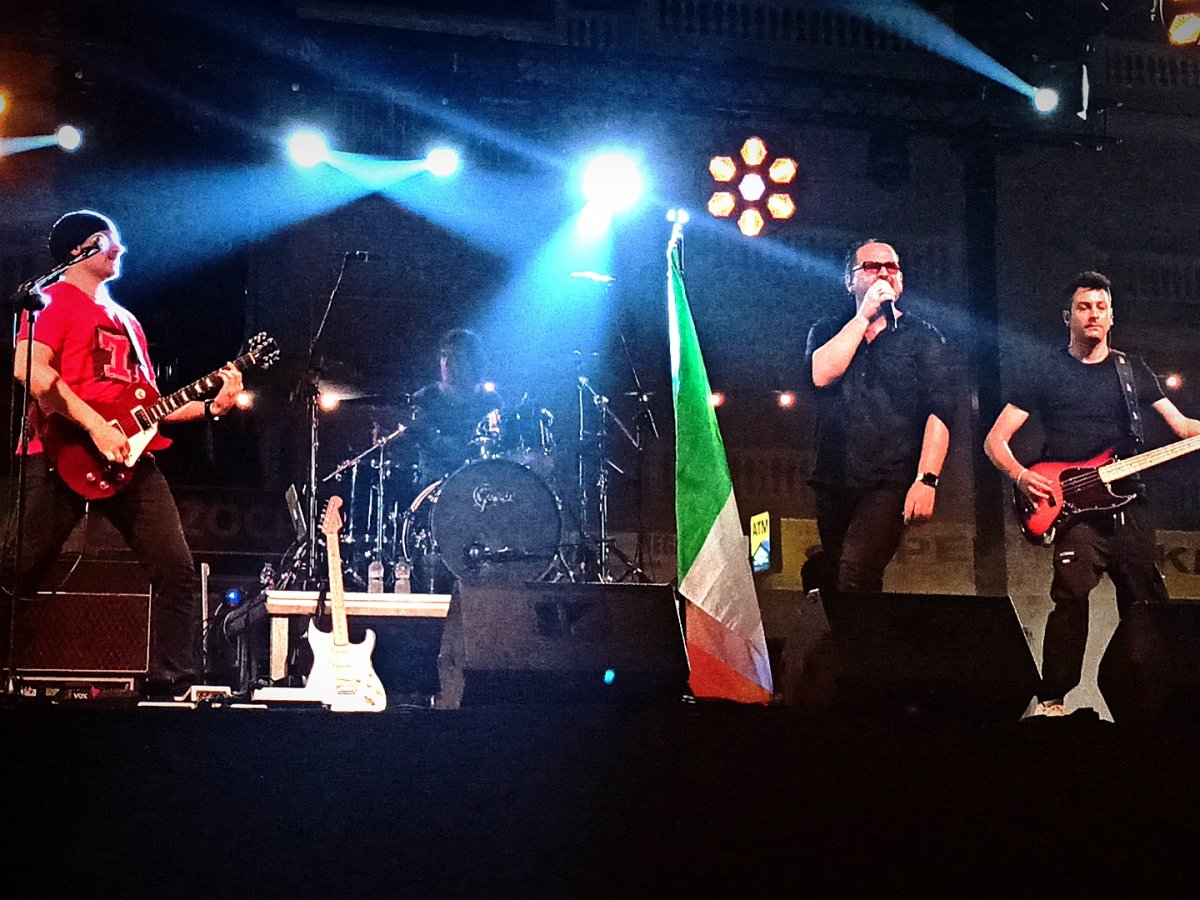 UPHORIA (TRIBUTO A U2)
