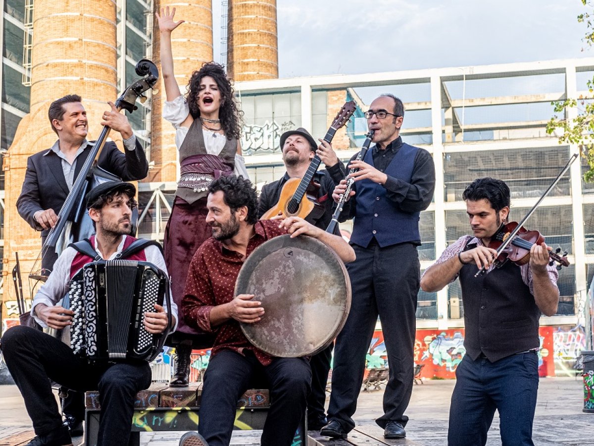 Barcelona Gipsy Balkan Orchestra