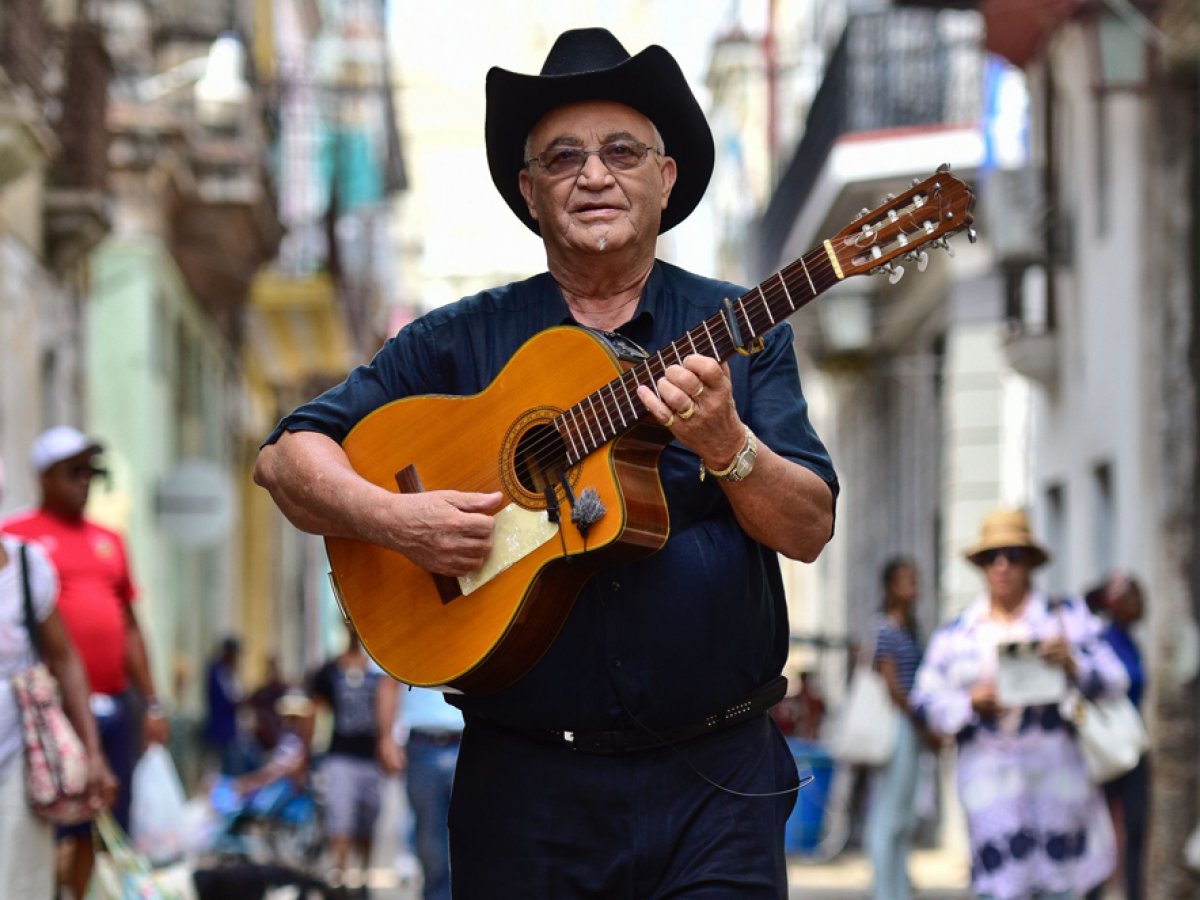 Eliades Ochoa