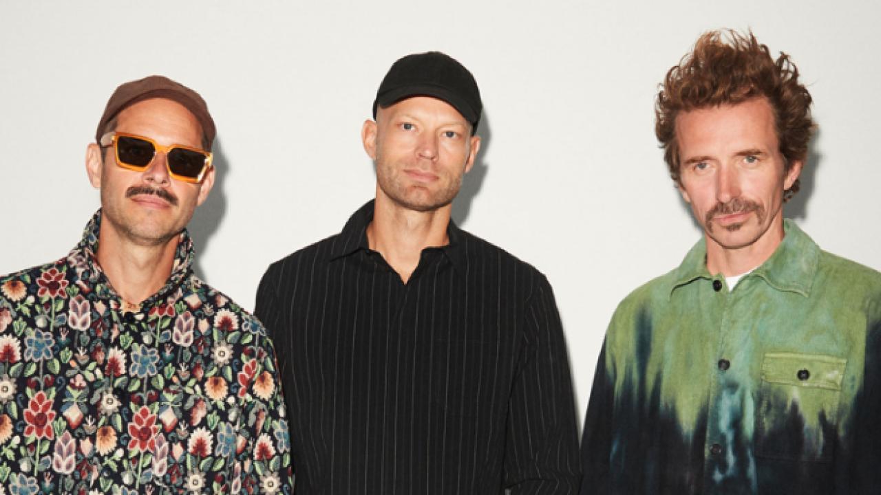  WhoMadeWho