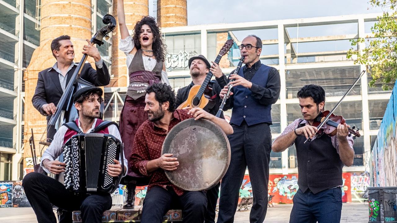 Barcelona Gipsy Balkan Orchestra