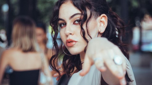 Julia Cry