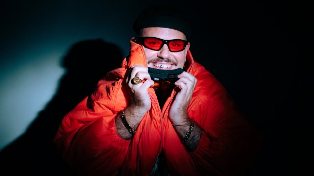 Derek V. Bucle