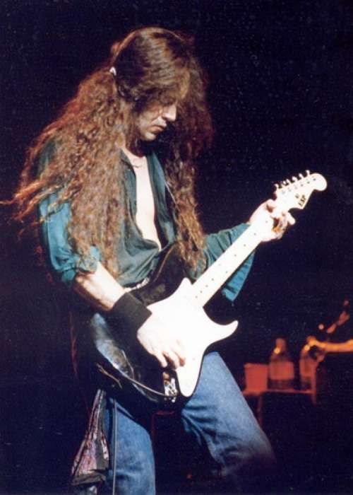 JAKE E LEE