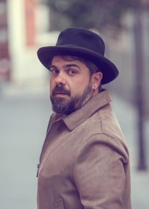 CARLOS BUESO / Cantautor