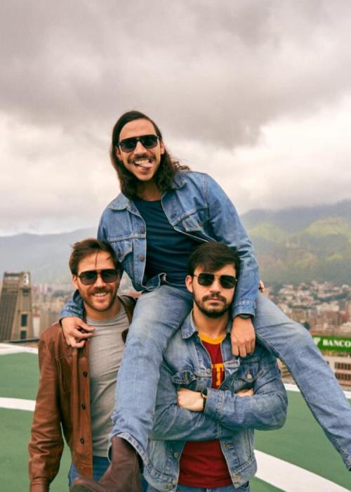 Los Mesoneros