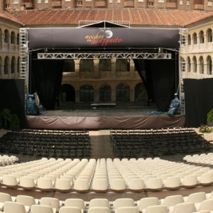 Patio de la Hospedería de San Benito