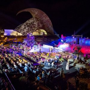 Plaza Alisios (trasera del Auditorio de Tenerife Adán Martín)