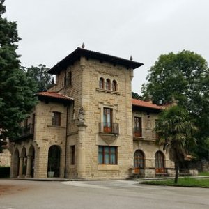 Jardines del Ayuntamiento de Puente Viesgo