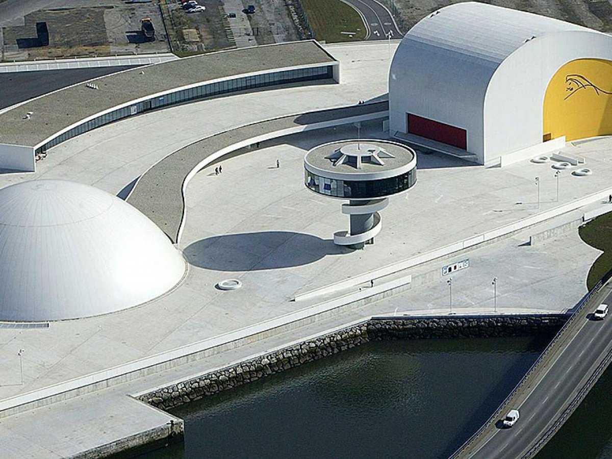 Centro Niemeyer. Centro Cultural Internacional.