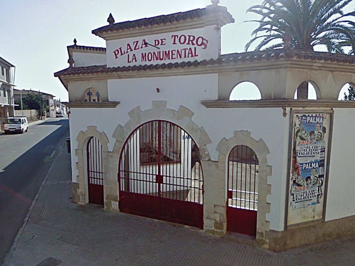 Plaza de Toros de Muro "La Monumental"