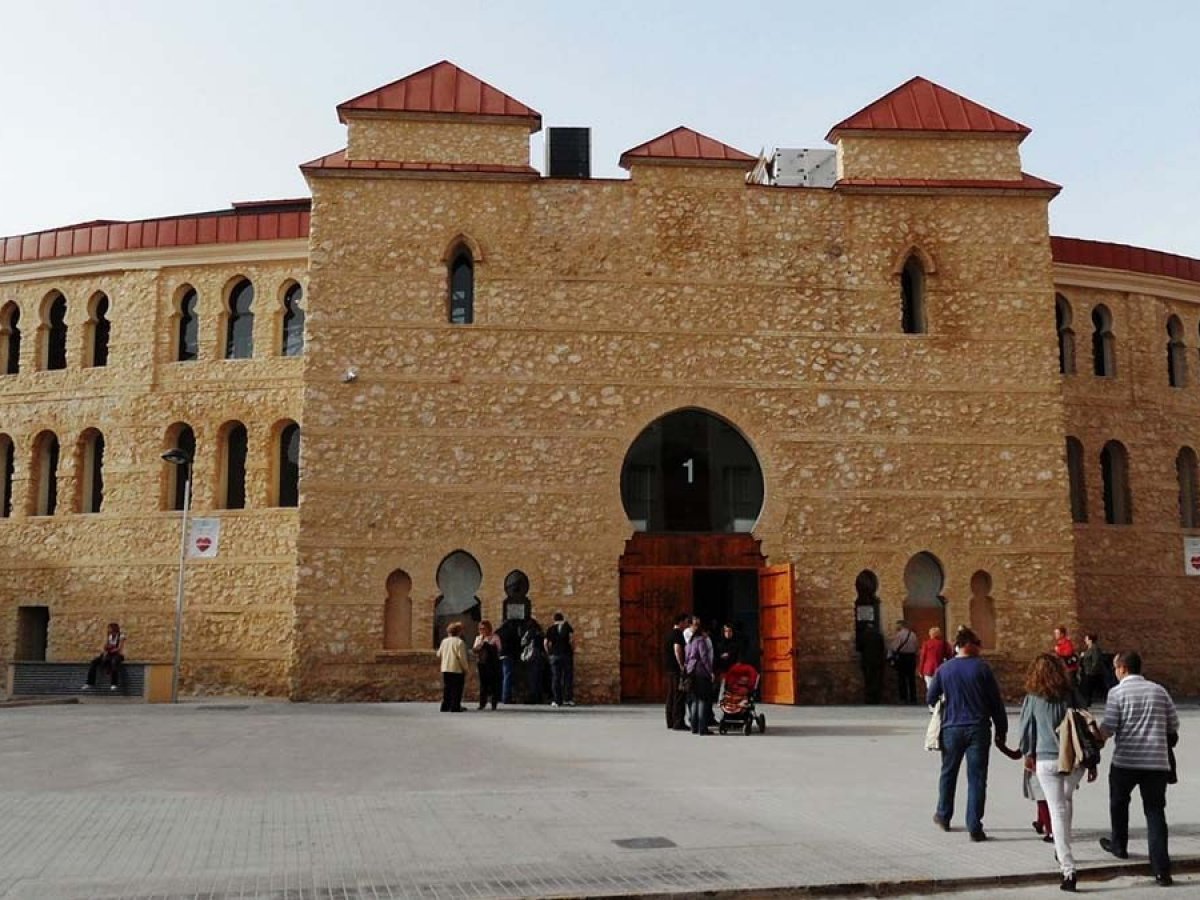 Plaza de toros cubierta de Villena
