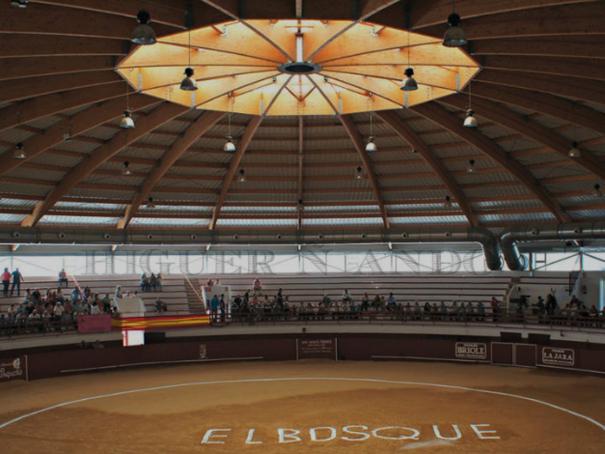 Plaza de Toros Cubierta de El Bosque