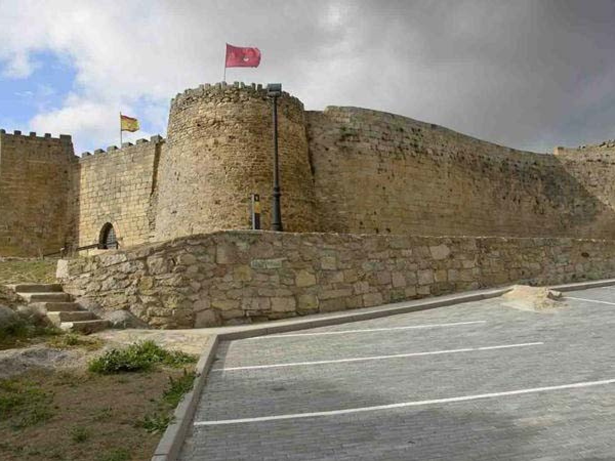 Castillo de Ledesma
