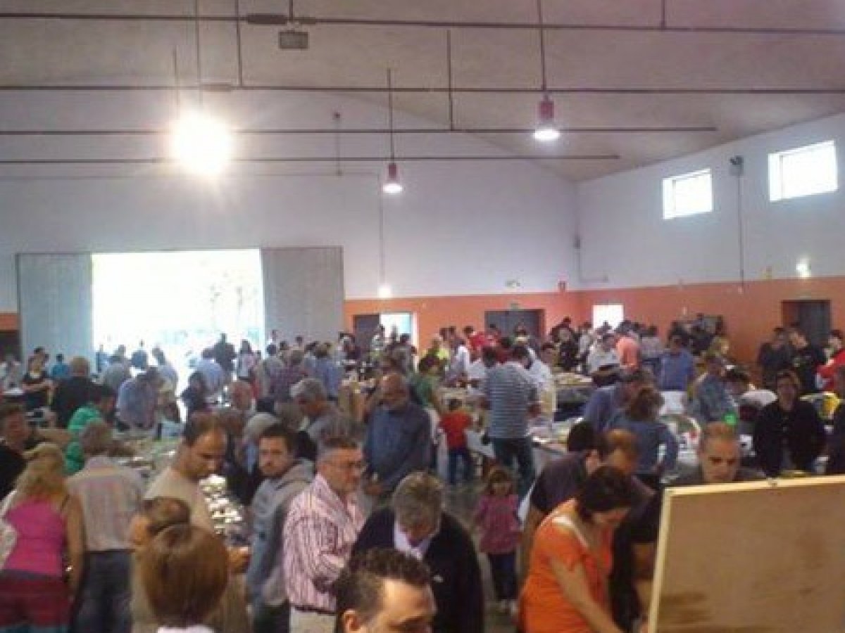Pabellón Socio-Cultural de Caseta