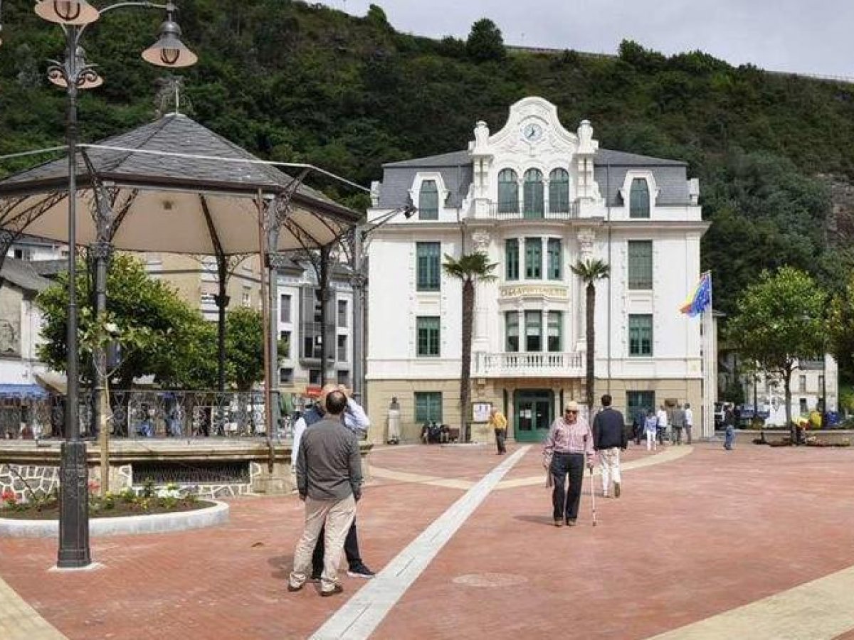 Plaza del Ayuntamiento de Luarca