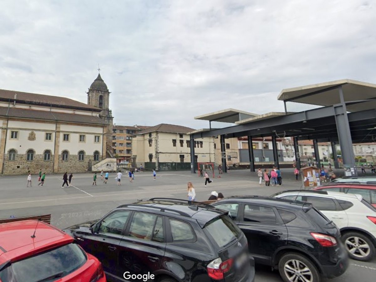 PLAZA EUSKADI ZALLA