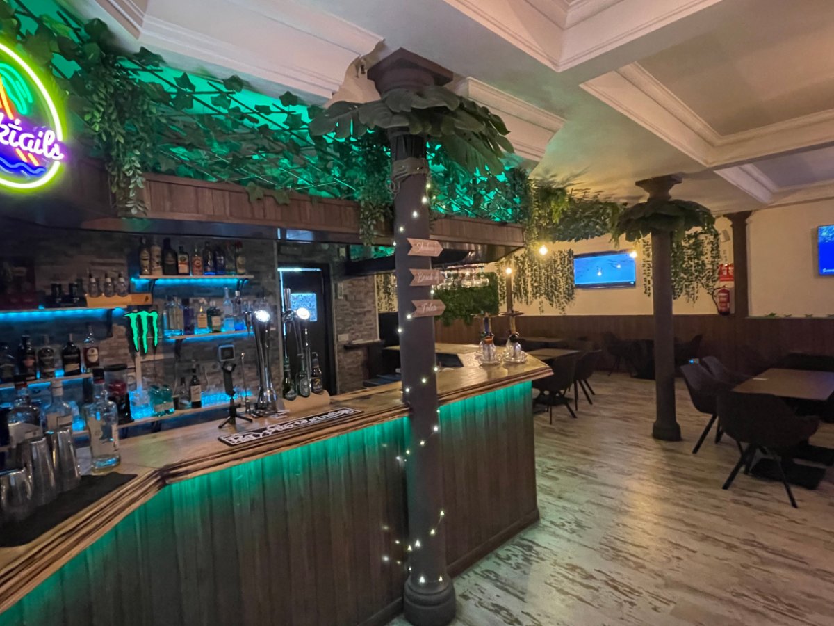 Tropicana Lounge Bar