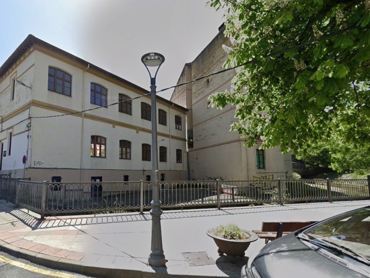PLAZA LAS ESCUELAS