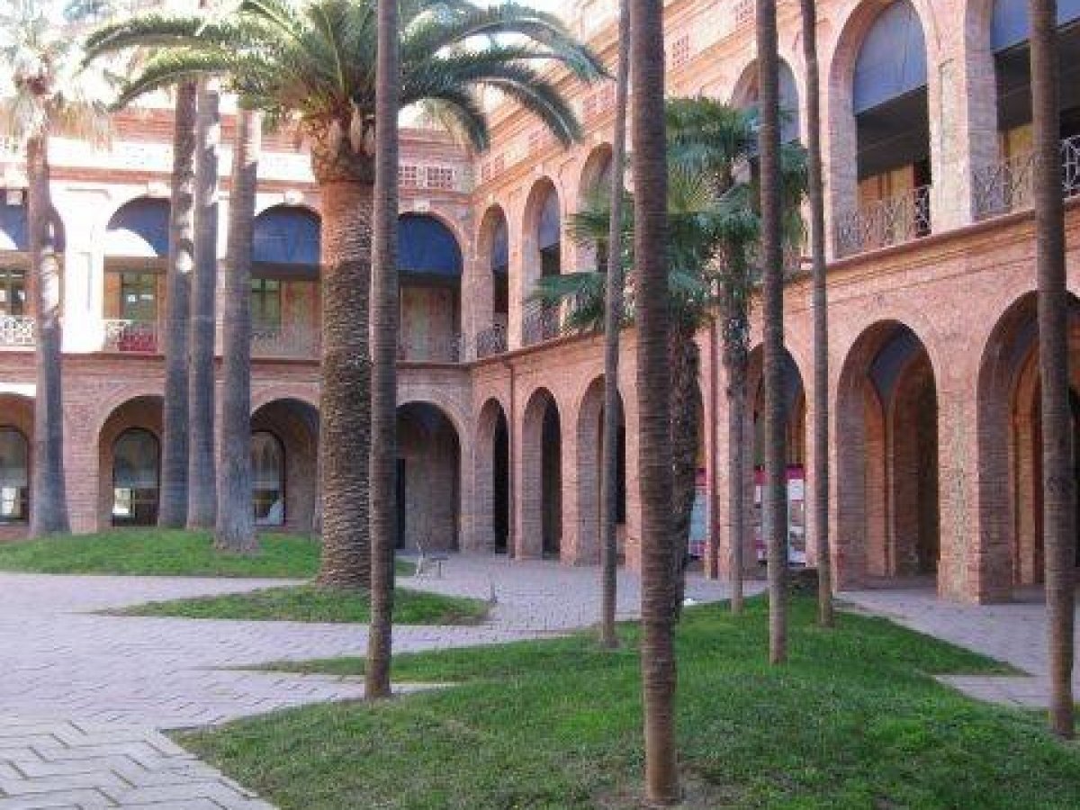Pati de la Seu del Districte de Nou Barris