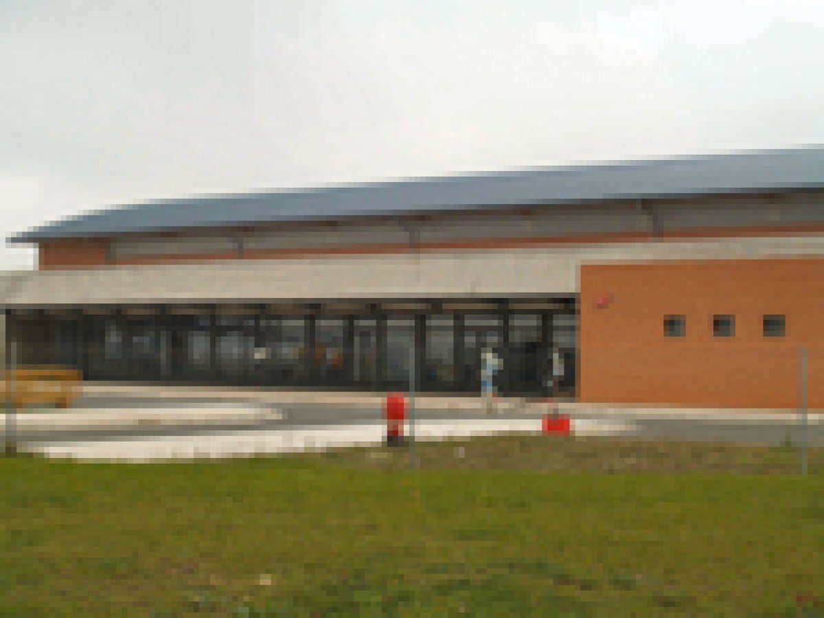 Pabellón Multifuncional de Bayas