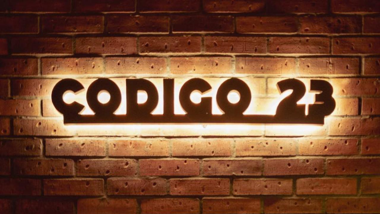 Logo de Código 23 The Club