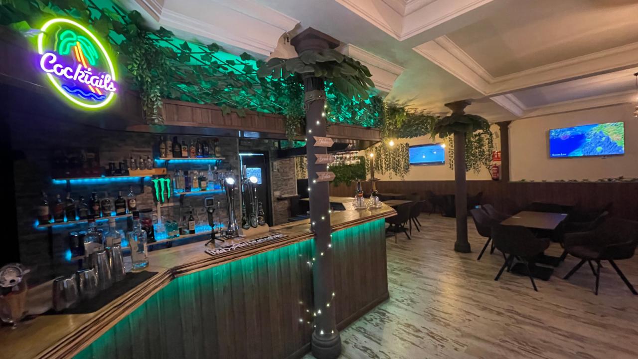Logo de Tropicana Lounge Bar