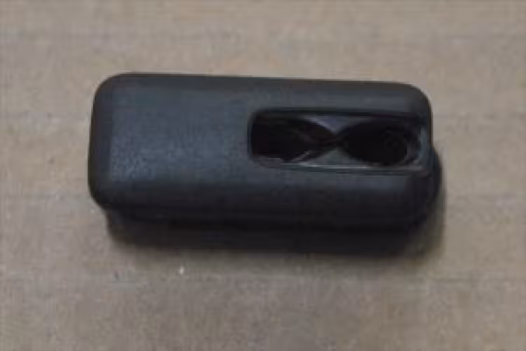 Giant Kabel-Plug mit zwei Löchern