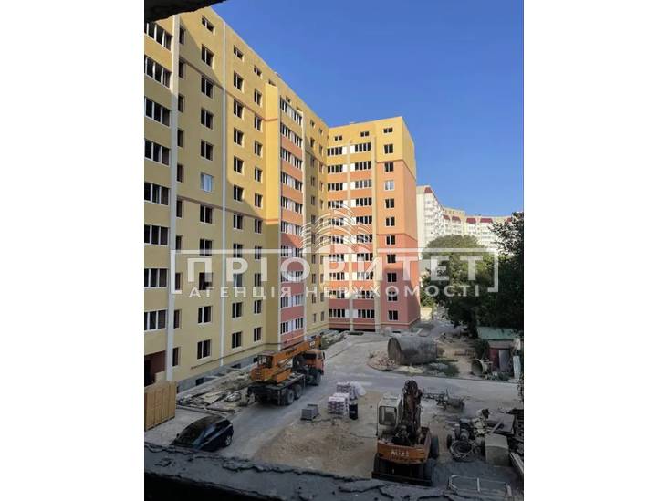2-кімнатна квартира, 70.00 кв.м., 46000 у.е.