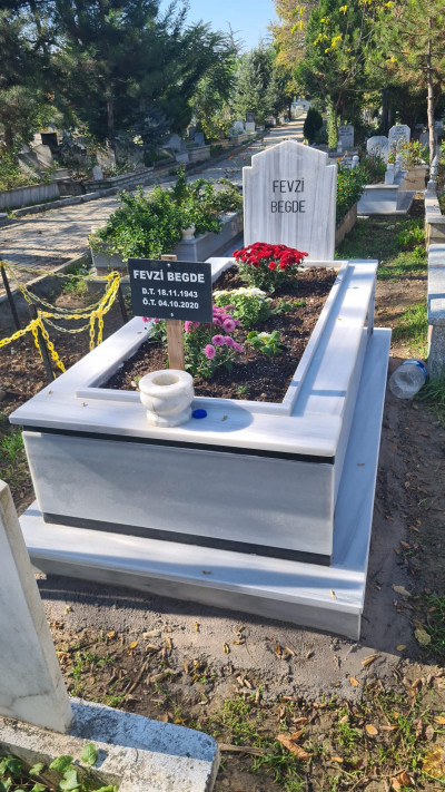 İSTEDİĞİNİZ RENK ÇEŞİTLERİNDE MERMER MEZAR YAPIMI