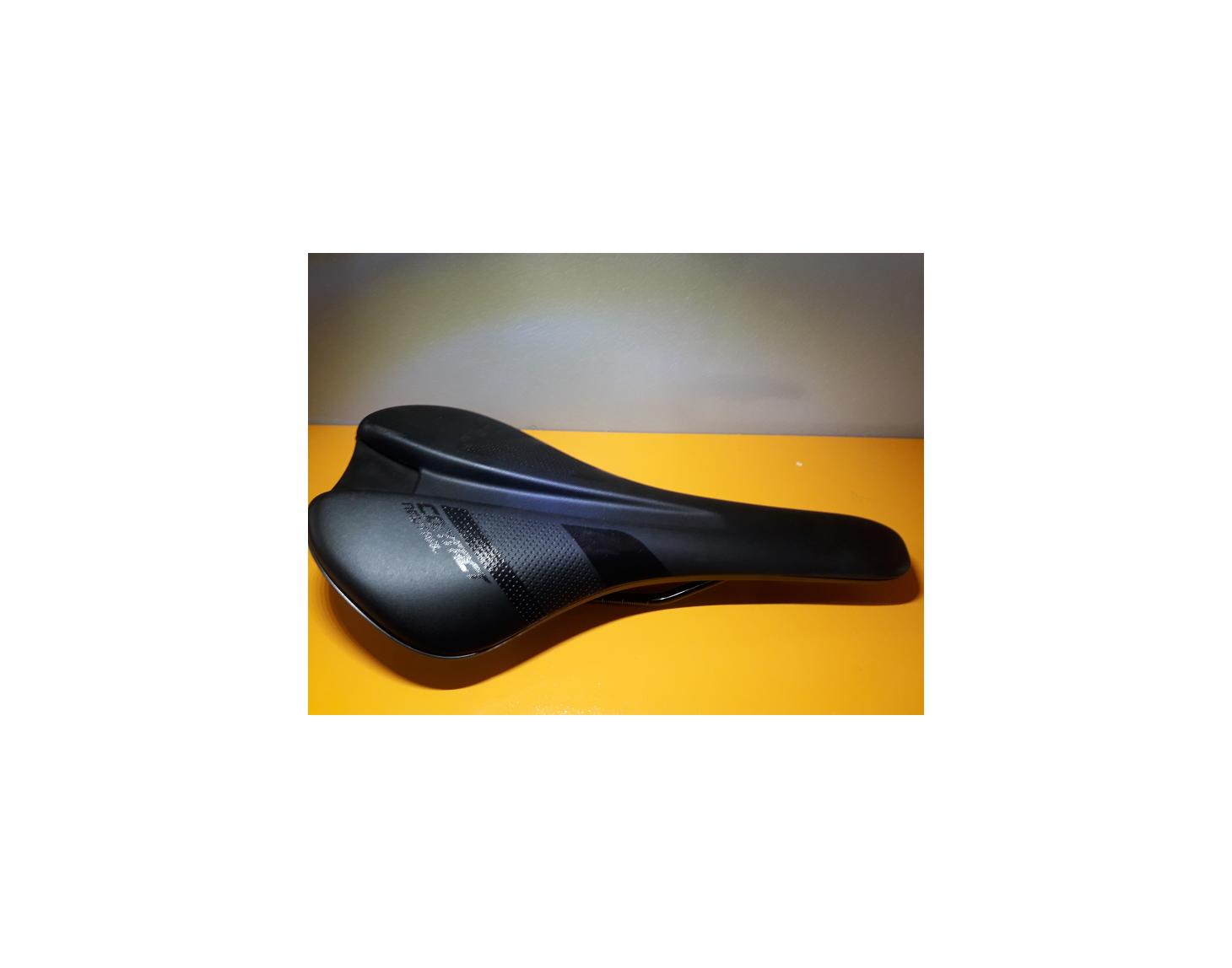 Sattel Bikesattel Herren GIANT schwarz CONTACT NEUTRAL
