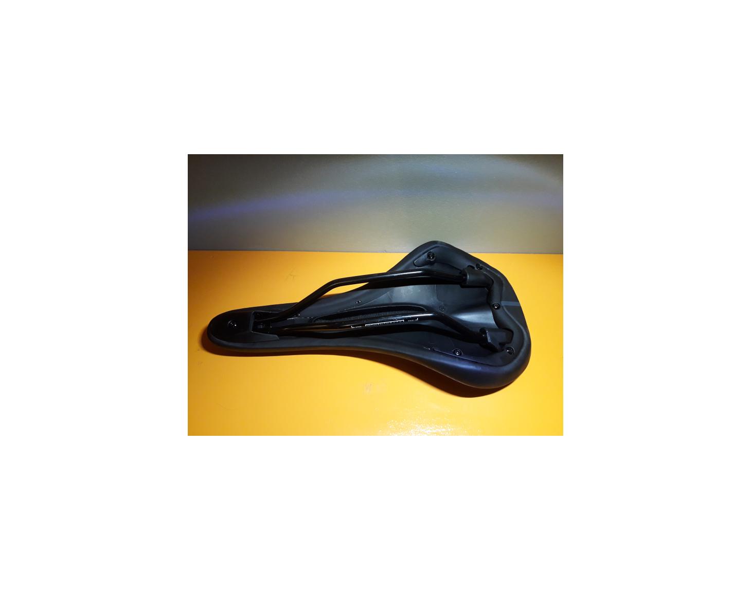 Sattel Bikesattel GIANT Herren standart
