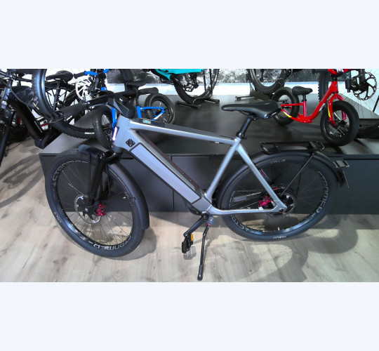 Stromer ST5 Graphite Sport Federgabel, Gepäckträger