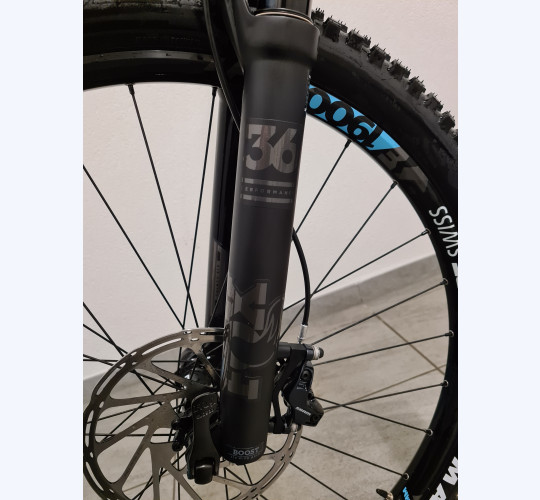 Mondraker Foxy Carbon R