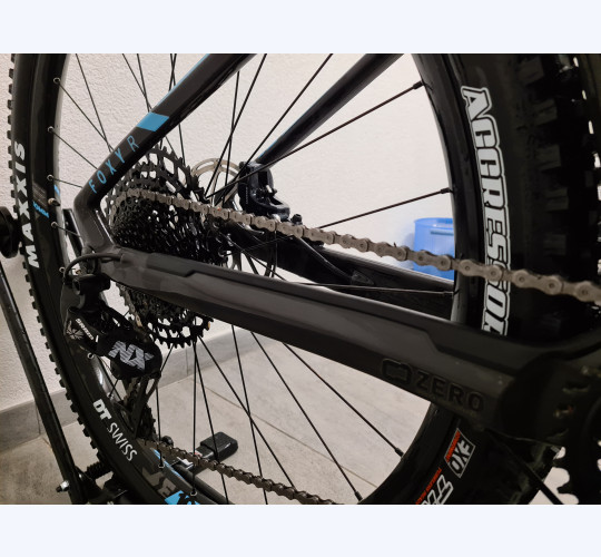 Mondraker Foxy Carbon R