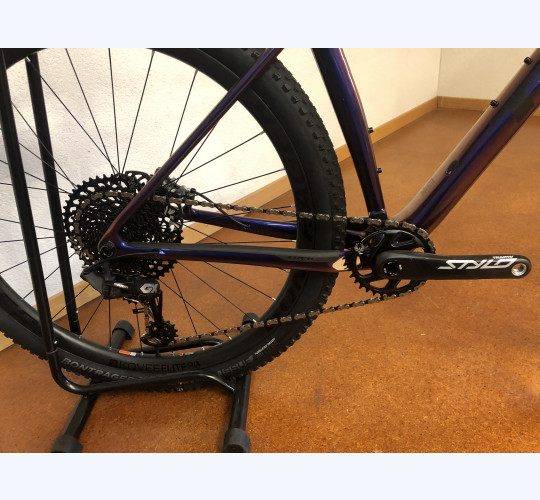 TREK Pro Caliber 9.8 SL P1