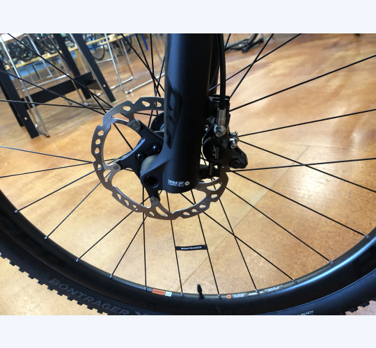 TREK Pro Caliber 9.8 SL P1