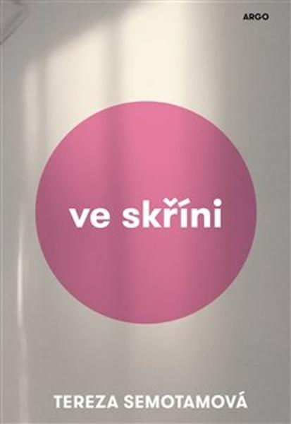 Levně Ve skříni