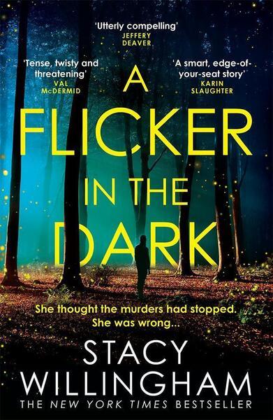 A Flicker in the Dark - 0008454485