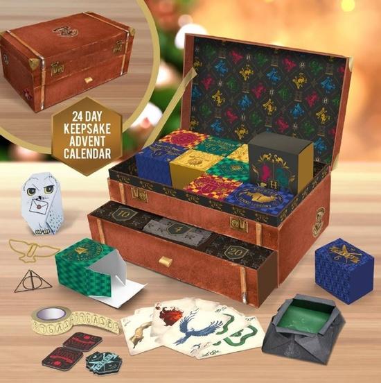 Levně Adventní kalendář Harry Potter Keepsake Box 2025