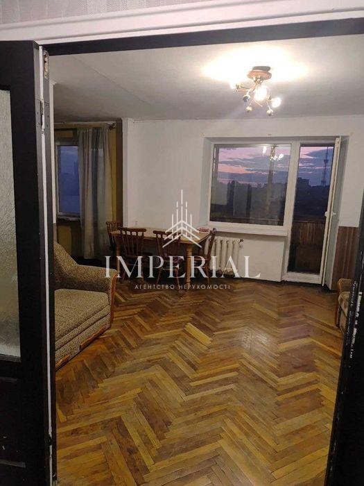 4-кімнатна квартира