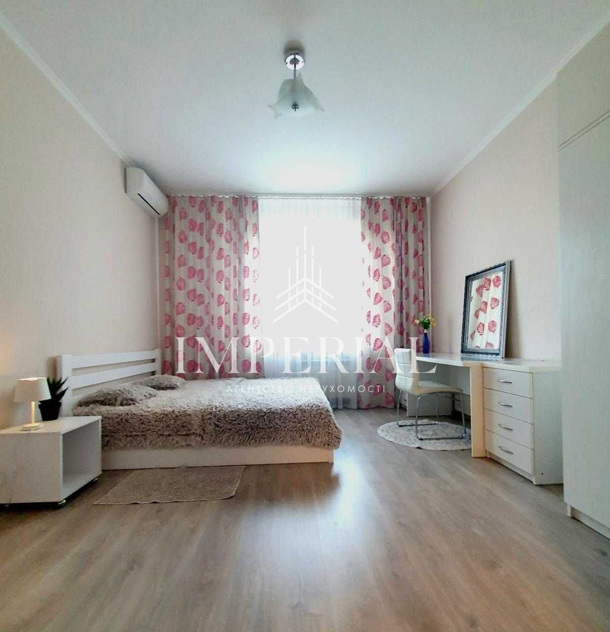 4-кімнатна квартира