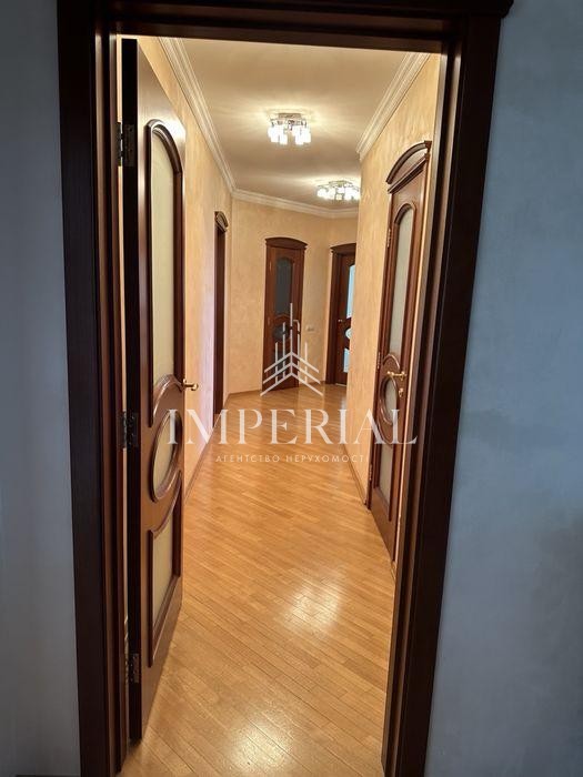 4-кімнатна квартира