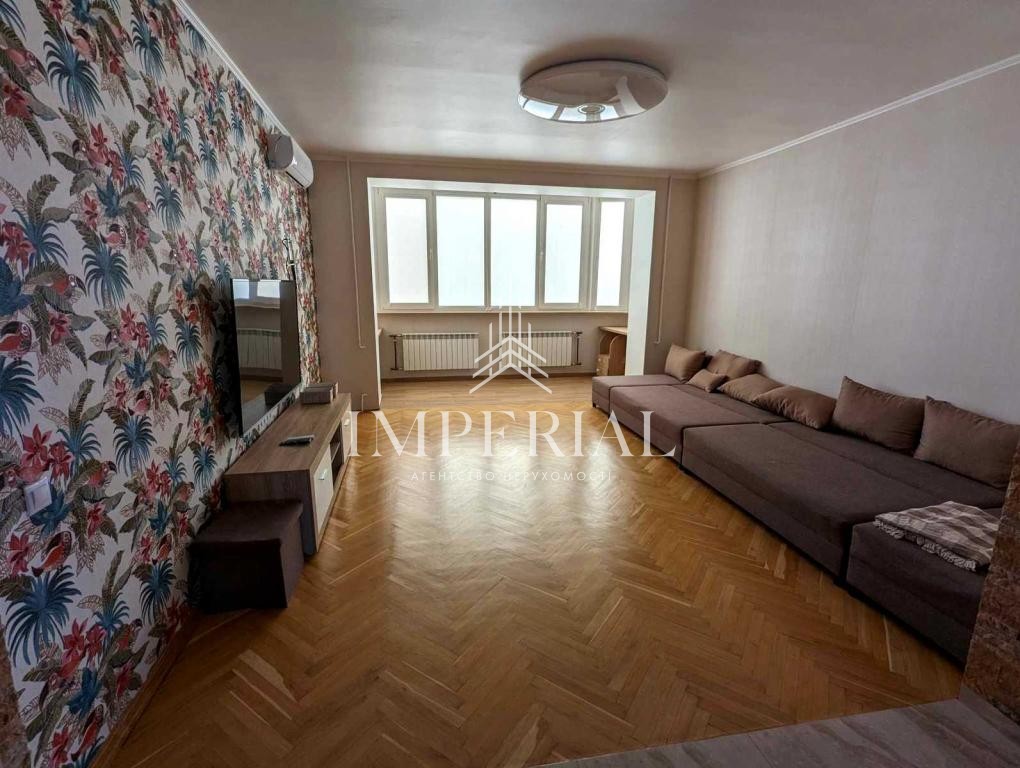4-кімнатна квартира