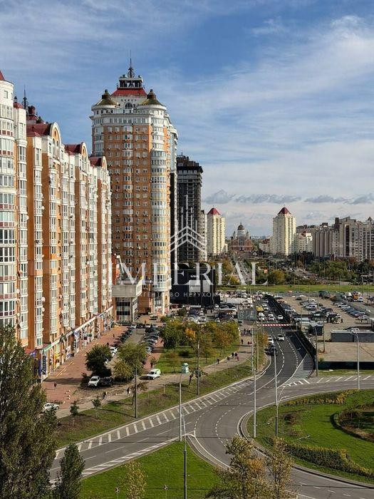 4-кімнатна квартира