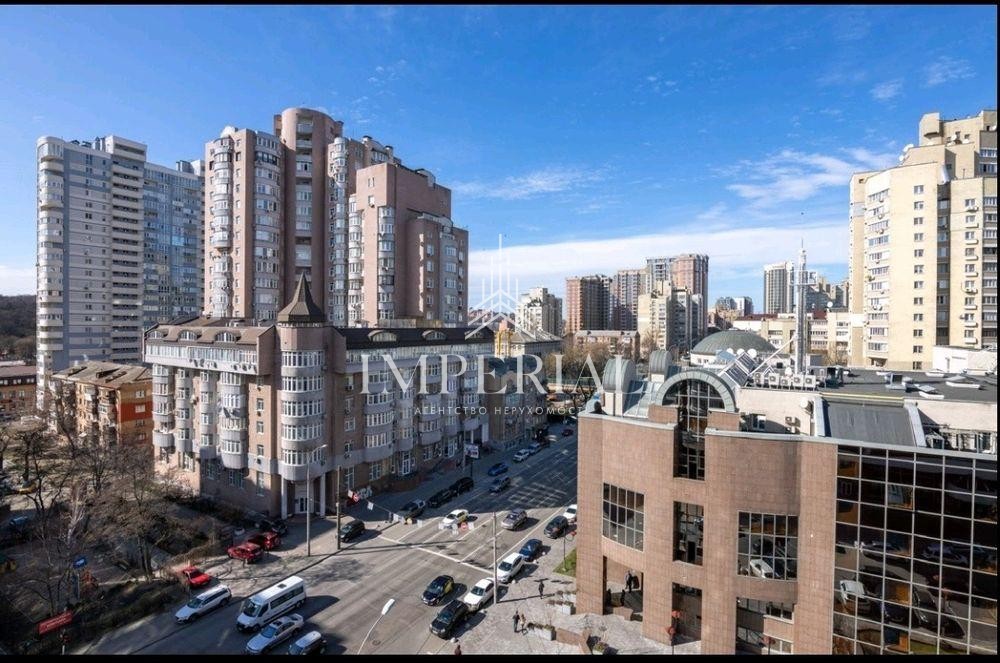4-кімнатна квартира