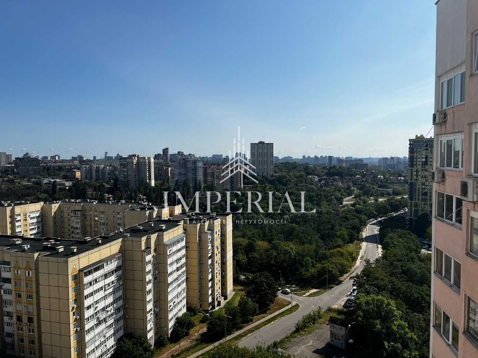 4-кімнатна квартира
