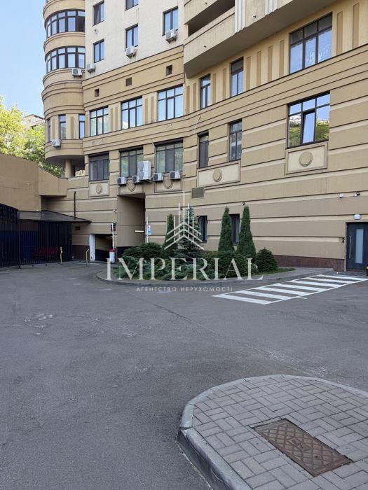 4-кімнатна квартира