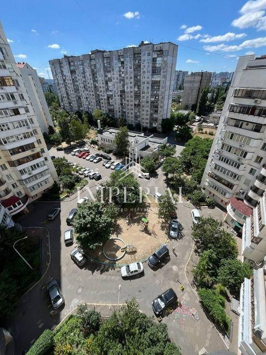 4-кімнатна квартира