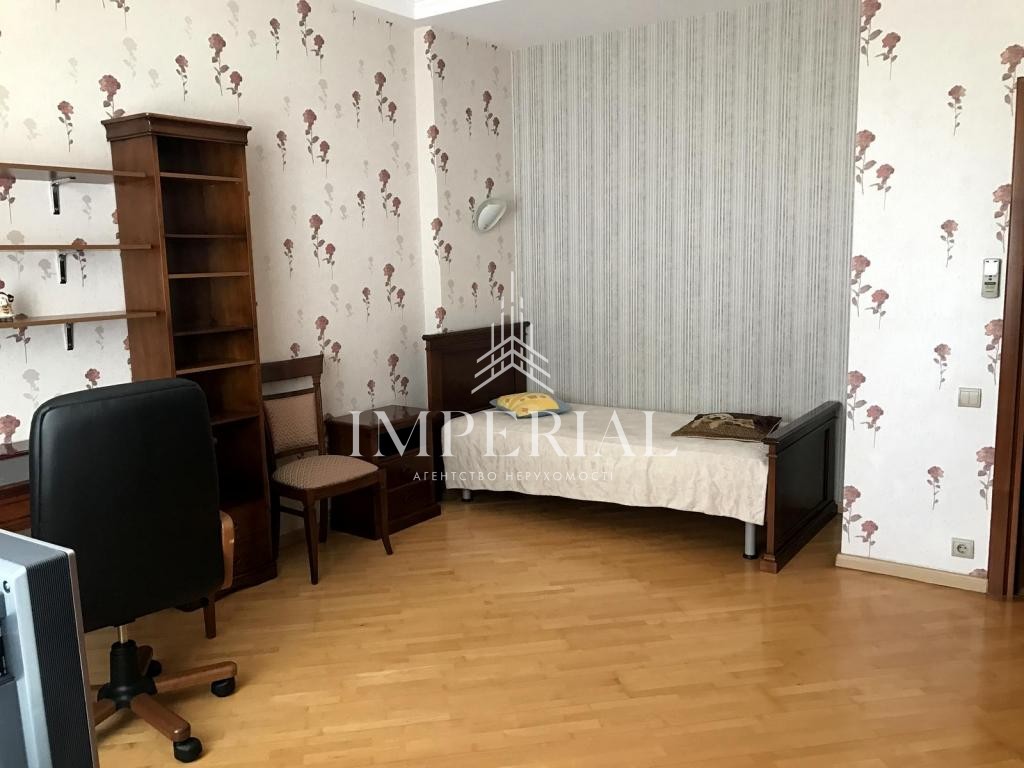 5-кімнатна квартира